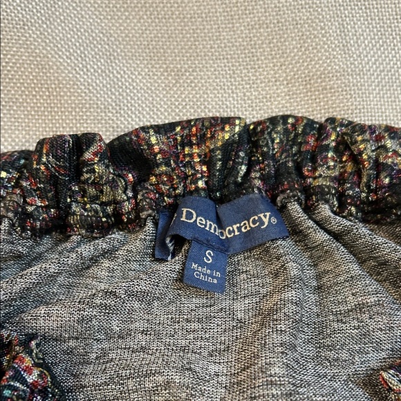 Democracy Ruffled Sleeve Paisley Blouse - Size S - Picture 4 of 14